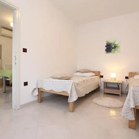 Apartments Luna Rovinj Exterior photo