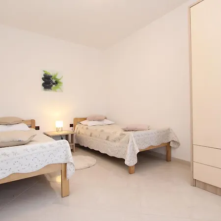 Apartments Luna Rovinj Exterior photo